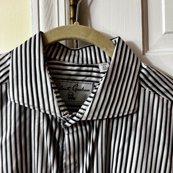 Robert Graham cotton button up - Picture 1 of 14